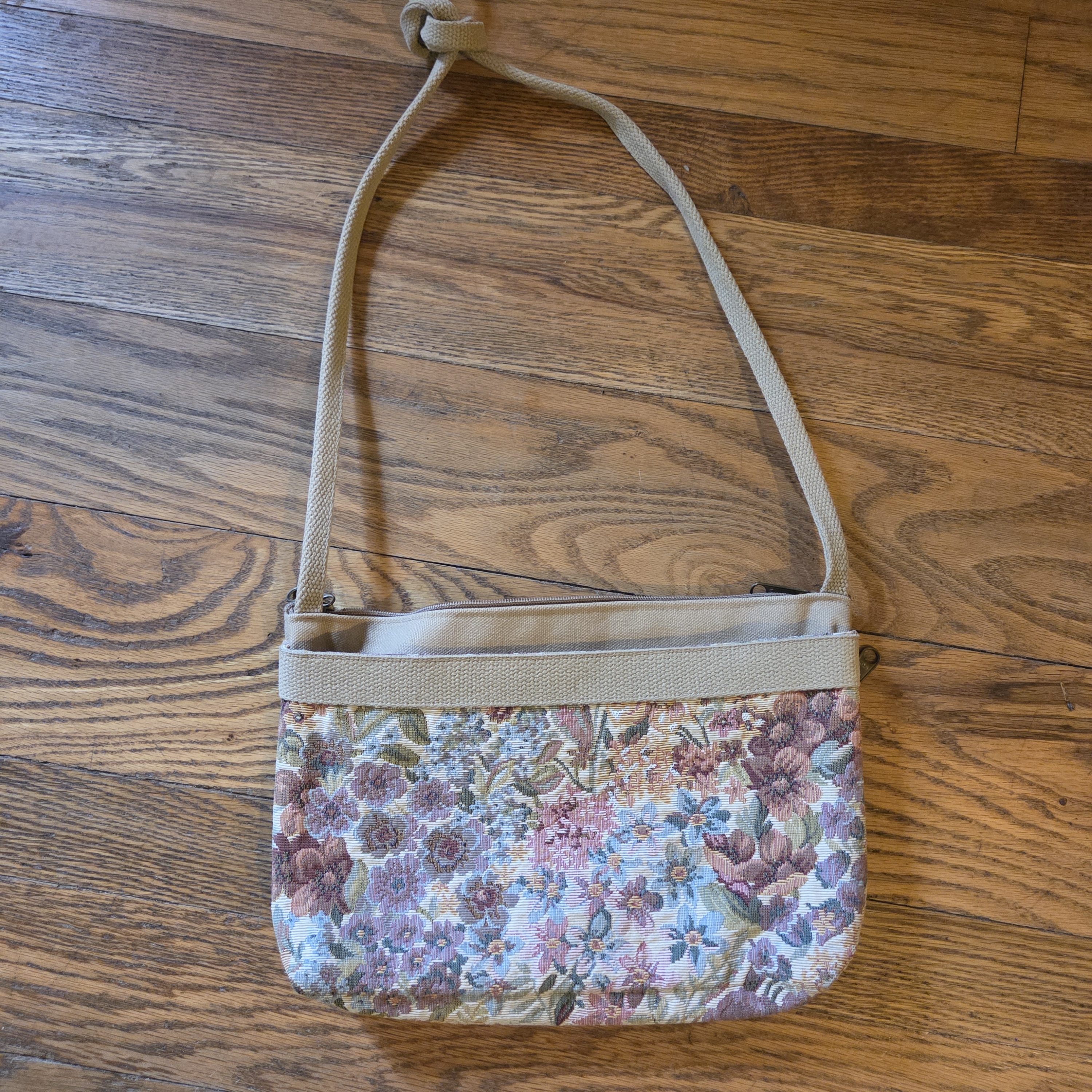 Vintage Floral Tapestry Shoulder Bag